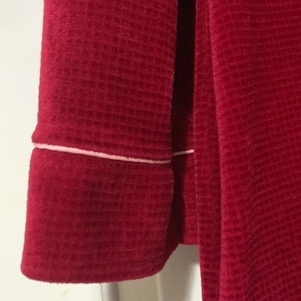 Vintage Heather Collection burgundy housecoat - Picture 6 of 14